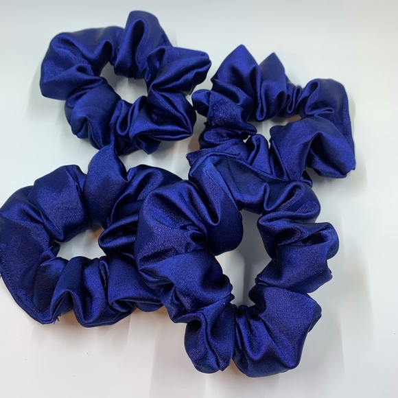 Handmade scrunchy. - Picture 2 of 3